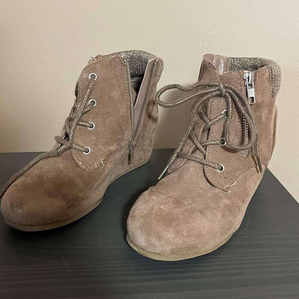 Girls Wedge Bootie - Picture 3 of 8